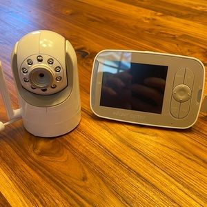 Infant Optics baby monitor